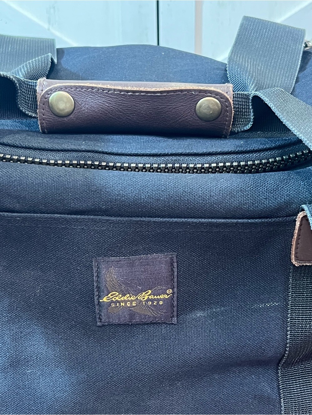 Vintage EDDIE BAUER Carry On Duffel Luggage Bag CanvasLEATHER TRIM 10'L X 16'W - Picture 3 of 9